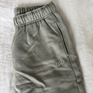 Alo Light Green Women’s Sweatpants Size Small